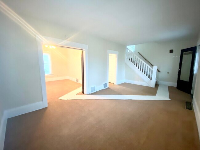 Foto del edificio - 2061 3rd St SE