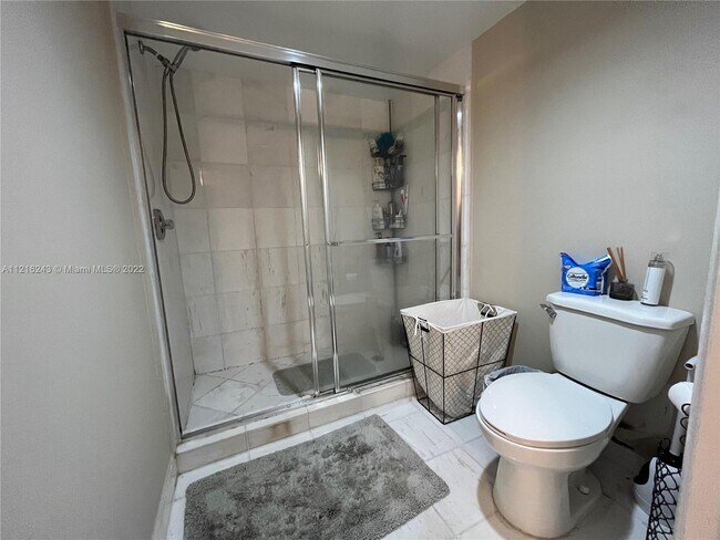 Foto del edificio - 3400 NE 192nd St