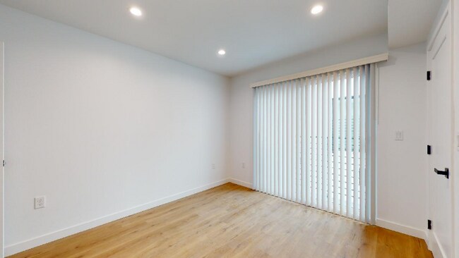 Foto del edificio - 1311 N Harvard Blvd