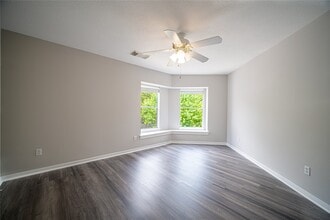 Building Photo - 4423 Lakeshore Forest Dr