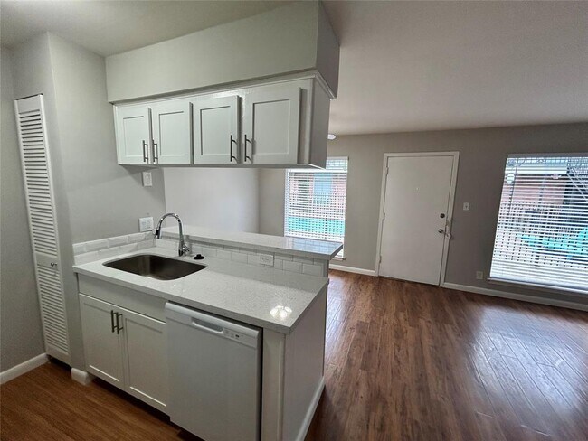 Foto del edificio - 1401 Kipling St