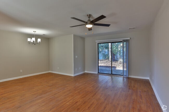 3BR, 2BA - Gatewood Apartments