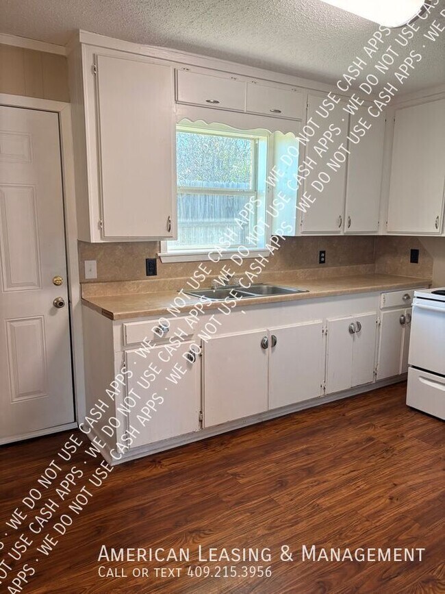 Foto del edificio - 281 S 2nd St