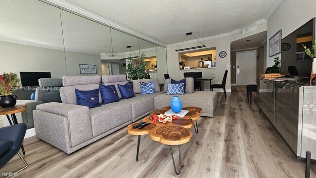 Foto del edificio - 1 br, 1 bath Condo - 17375 Collins Ave # 2304