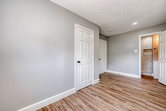 Foto del edificio - 6715 Victoria St