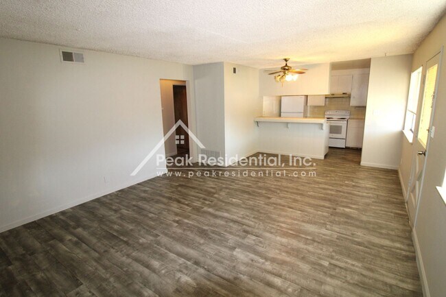 Foto del edificio - 2 br, 1 bath House - 9067 Montoya St #1
