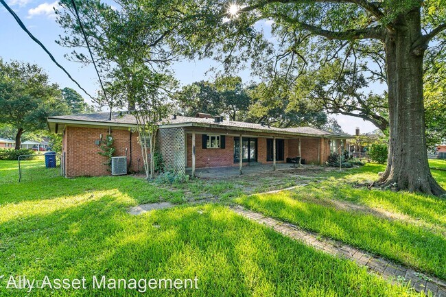 Foto del edificio - 2 br, 2.5 bath House - 819 River Rd