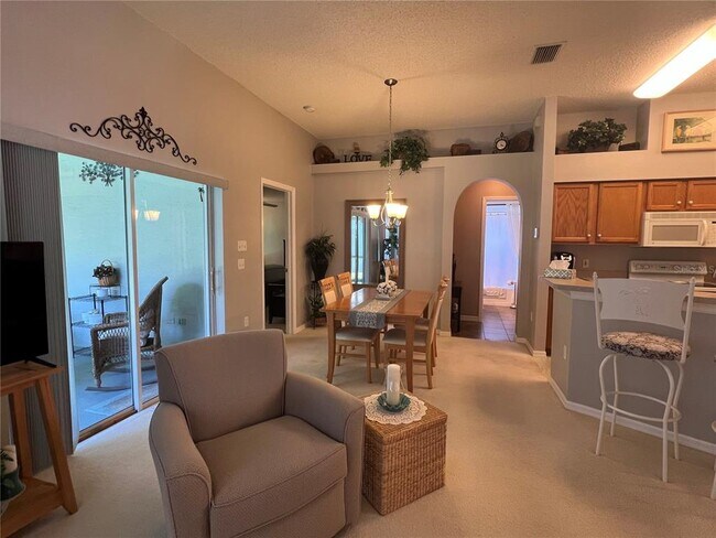 Foto del edificio - 18030 Webster Grove Dr