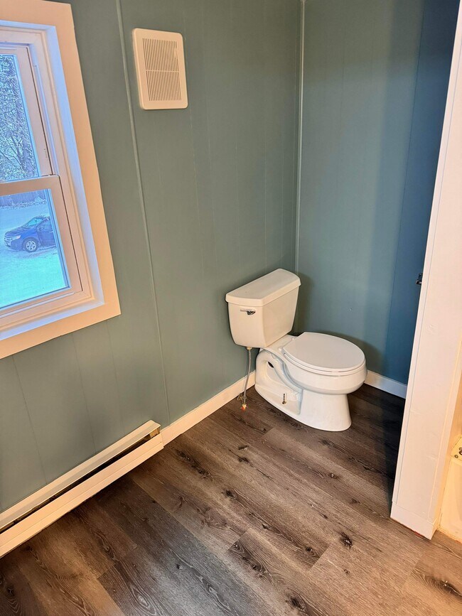 500 Lake Ave Unit Upper, Florence, WI 54121 Apartments in Florence