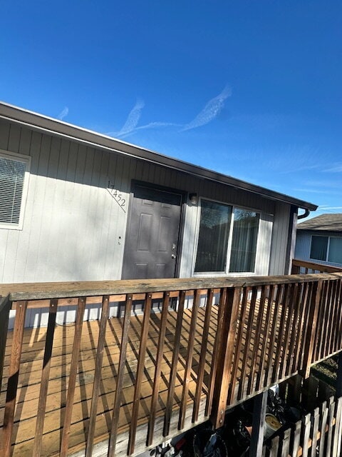 Foto del edificio - 2-Bedroom Upstairs Corner Unit; 1-Bath