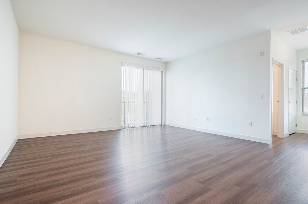 Harbor View Apartments
