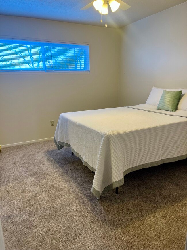 2633-8 Bedroom - Chamberlain and Lawnfair Apartments