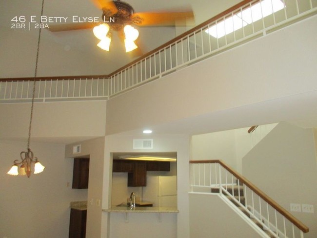 Foto del edificio - 2 bedroom 2 bath TOWNHOME!