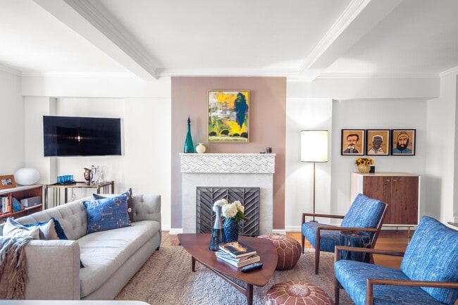 Photo - 299 W 12th St Apartment