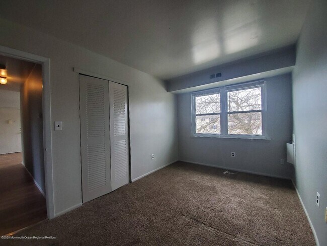 Building Photo - 272B Sawmill Rd