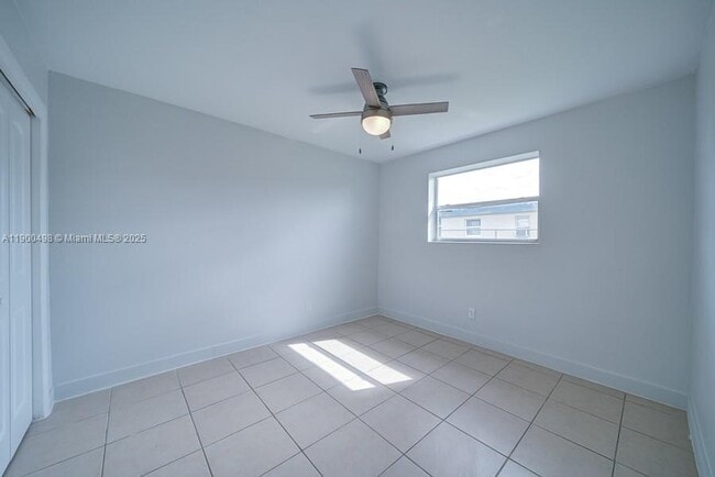 Foto del edificio - 5613 SW 27th St