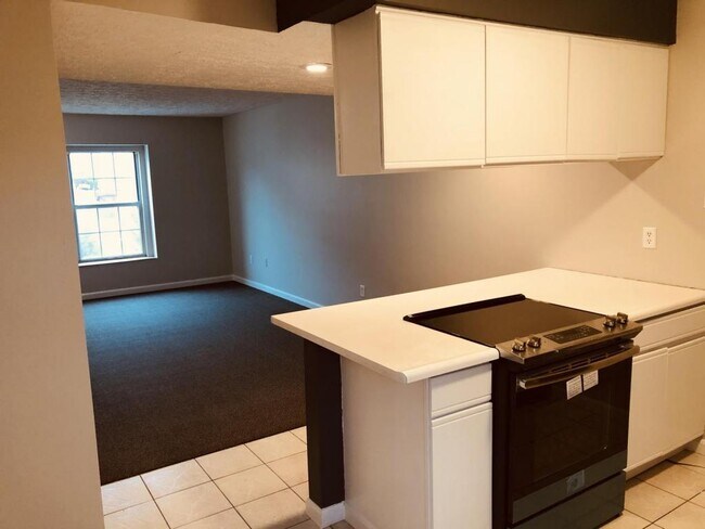 Building Photo - 4348 Beechgrove