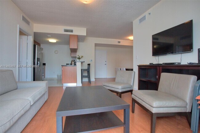 Foto del edificio - 601 NE 23rd St