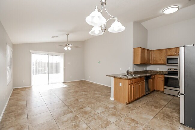 Foto del edificio - 9251 E Carmel Ave