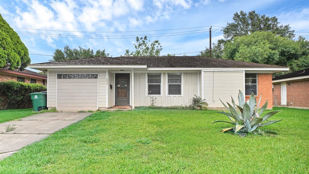 Primary Photo - 9953 Mango St