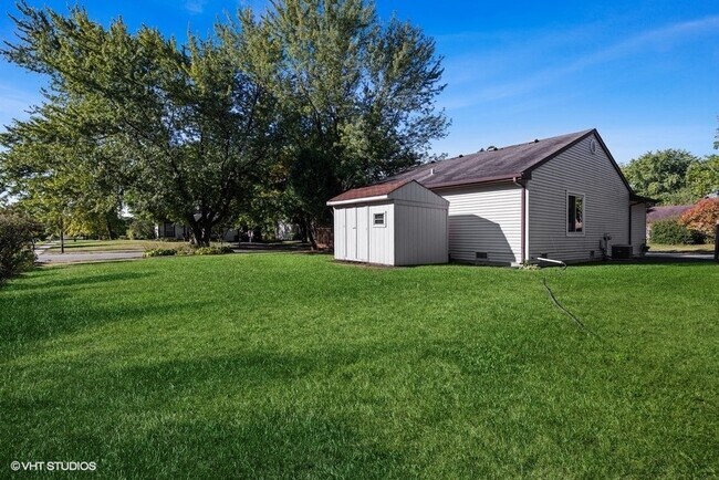 Foto del edificio - 2108 Navarone Dr