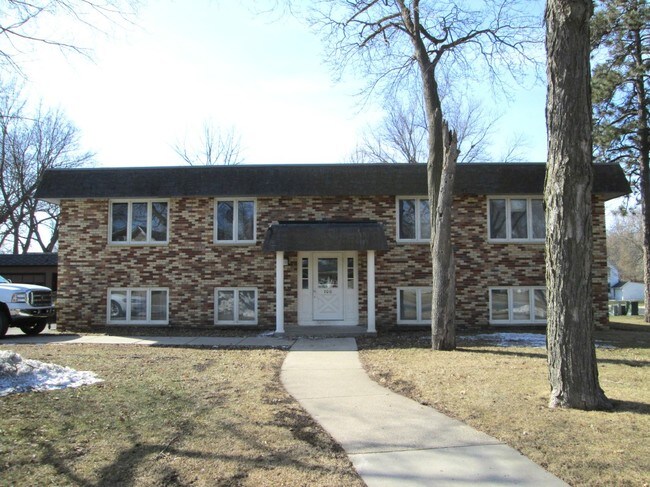 Foto del edificio - 100-108 2nd St SE