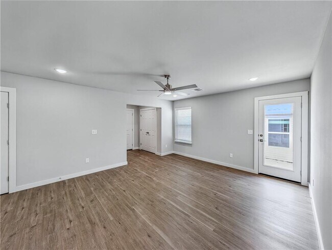 Foto del edificio - 6308 NW Kathleen St