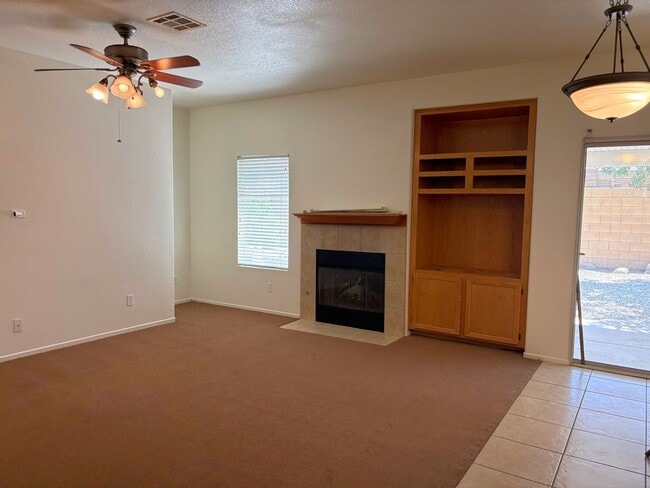 Building Photo - Spacious Home