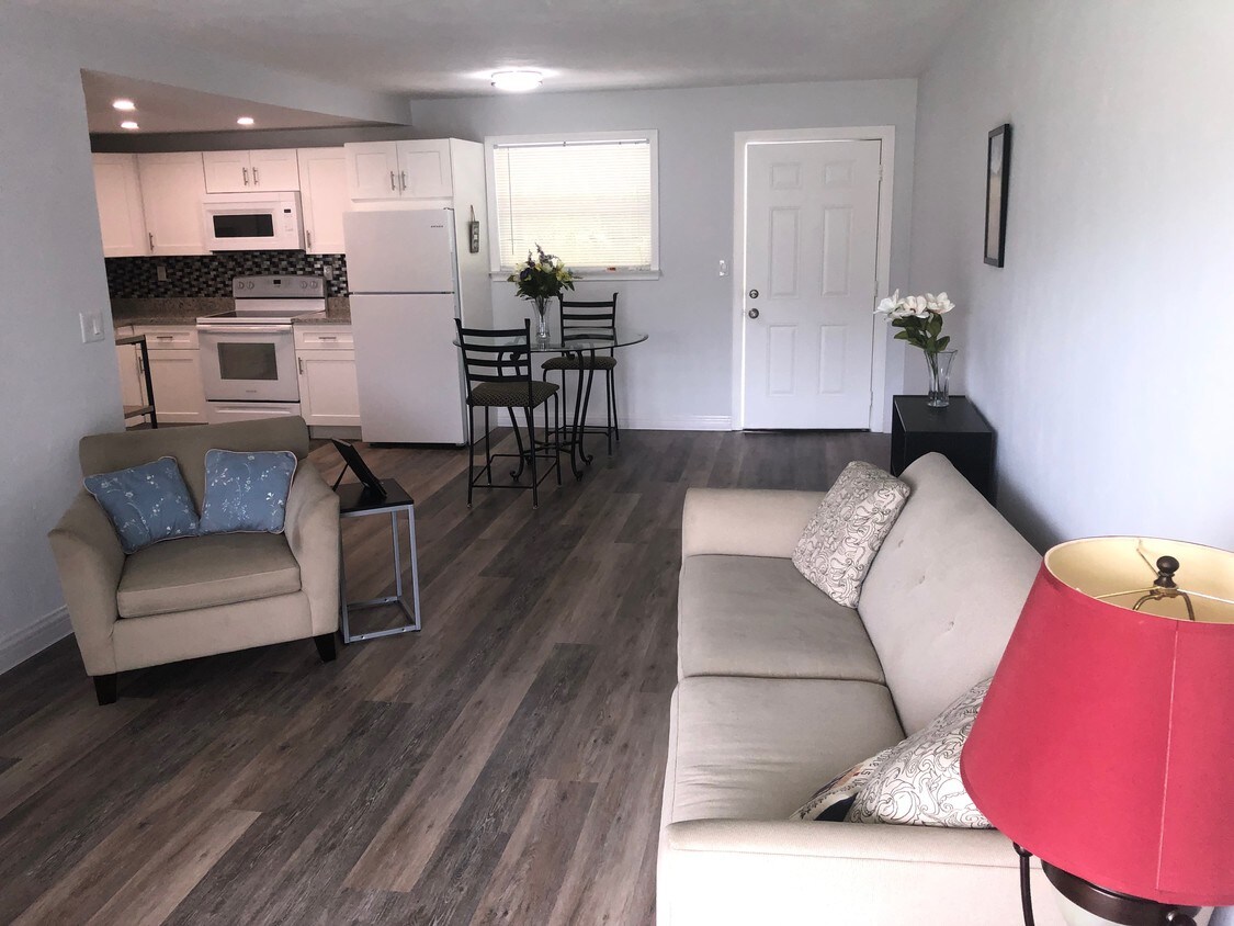 Foto principal - 886 S Nova Rd