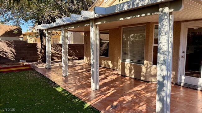 Building Photo - 6041 Spring Harvest Dr