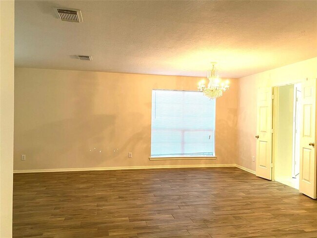 Foto del edificio - 12210 Grove Point