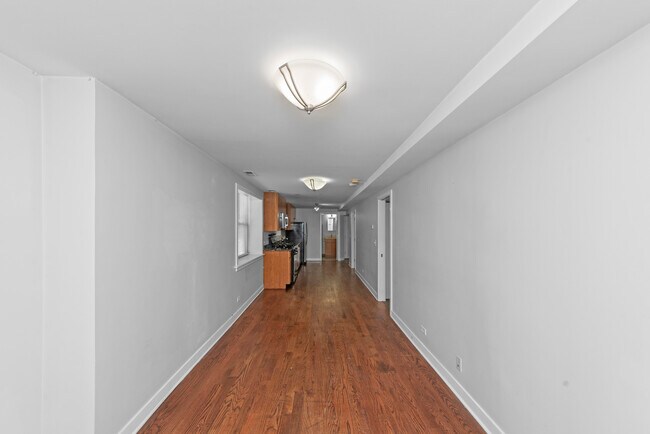 Foto del edificio - 1525 W Barry Ave