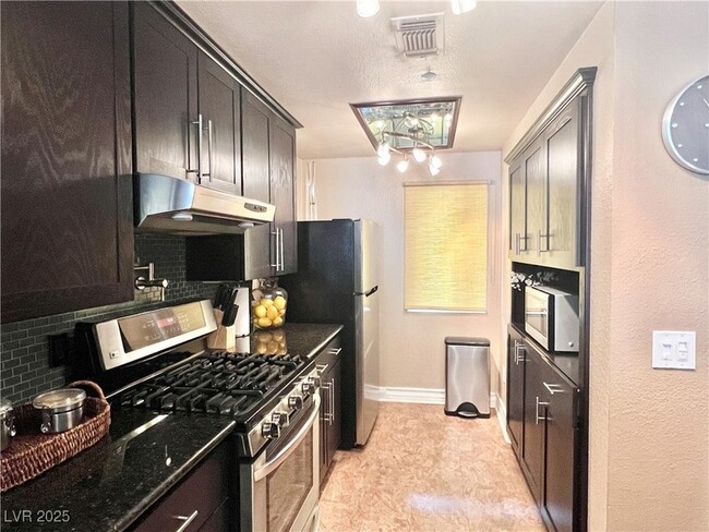 Building Photo - 230 E Flamingo Rd