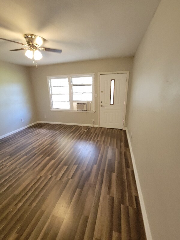 Foto del edificio - 1712 W 8th St