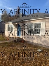 Building Photo - 206 E Church St