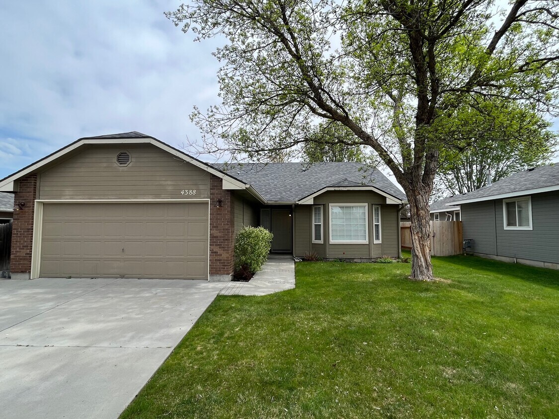 Foto principal - 4388 S Danridge Ave