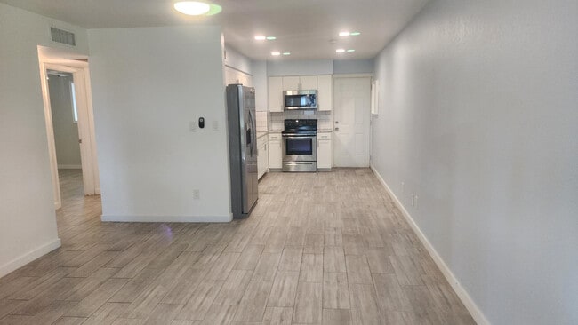 Building Photo - 6819 N 12th St