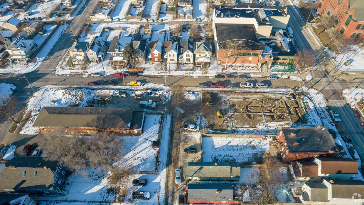 Building Photo - Town Square Station