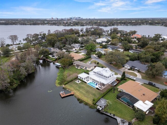 Photo - 2024 Lake Dr House