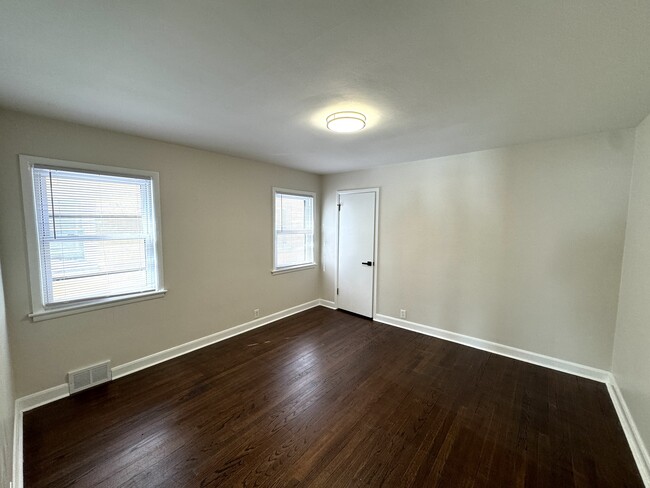 Building Photo - 8625 W Burleigh St