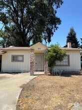 Building Photo - 207 S Linwood Ave