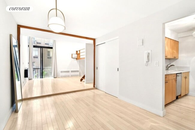 Foto del edificio - 215 E 24th St