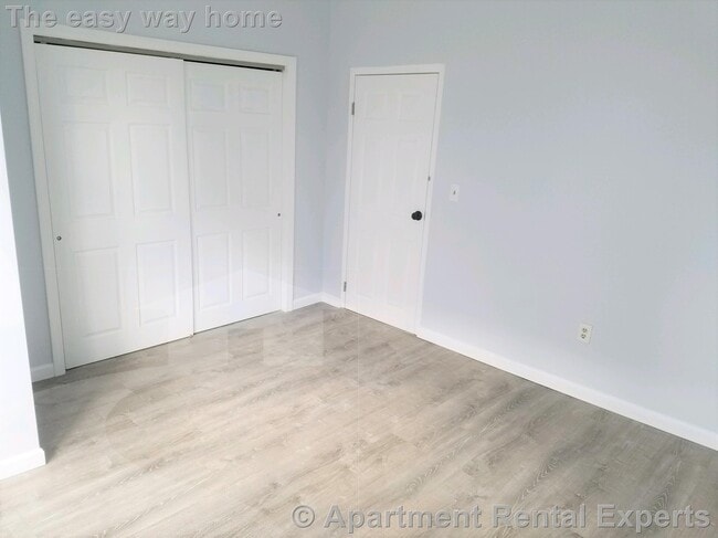 Building Photo - 4 Webster Ave