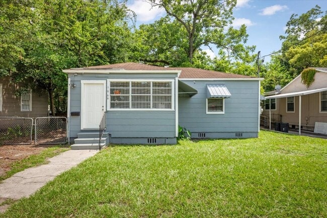 Photo - 1066 W 13th St House