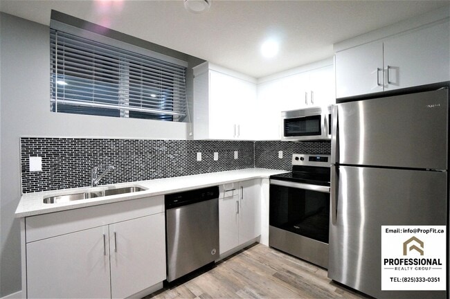 Building Photo - 9808 159 St NW