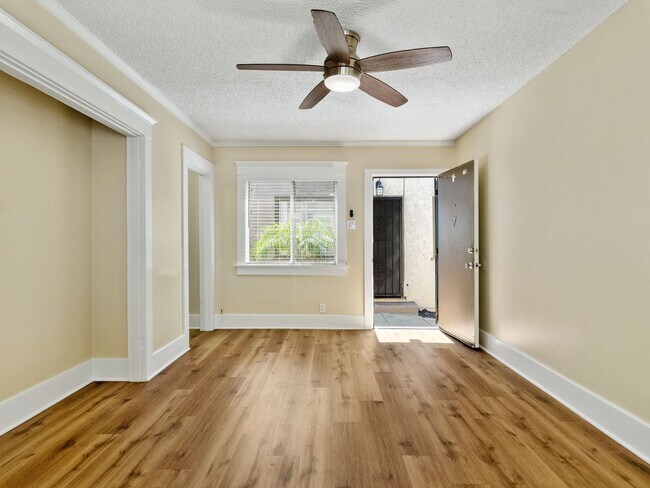 Foto del edificio - 1460 Gaviota Ave