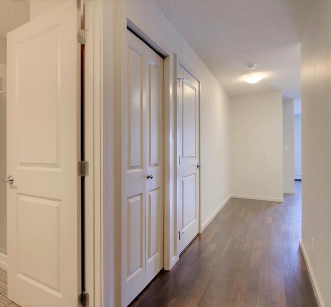 Building Photo - 319 - Watt Common