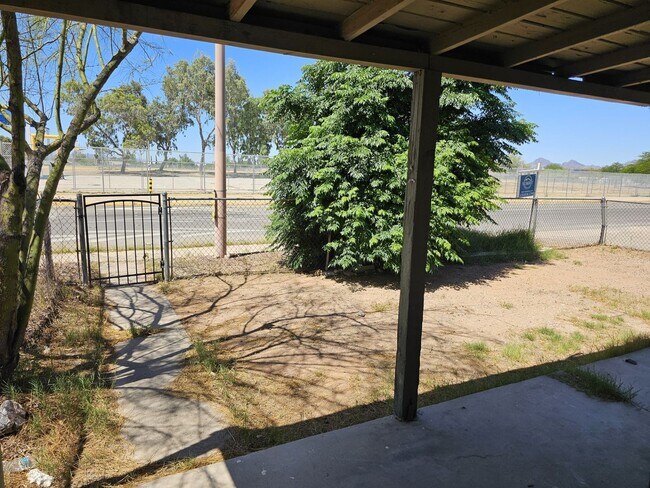 Building Photo - 2733 Sunland Vista