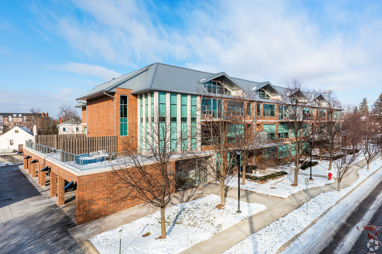 Primary Photo - Urbane on Hamilton Luxury Lofts