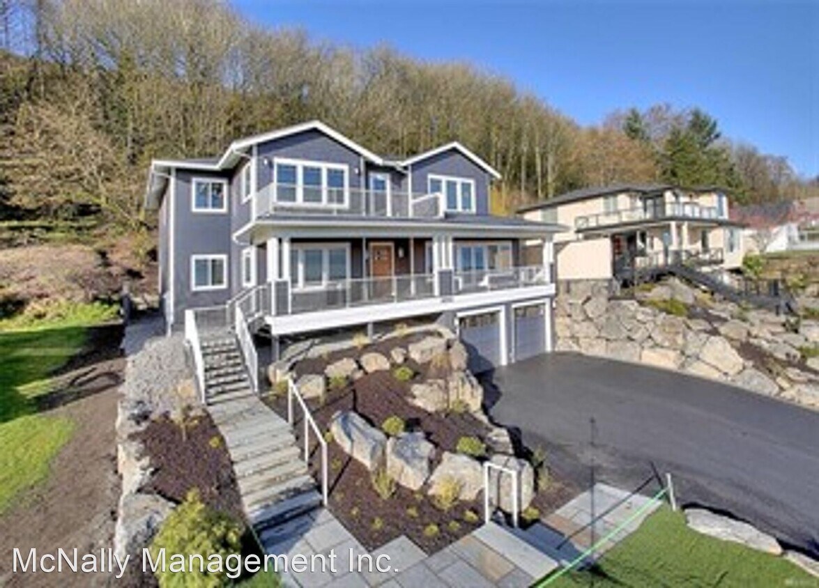 Primary Photo - 4 br, 3 bath House - 4212 N Waterview Street